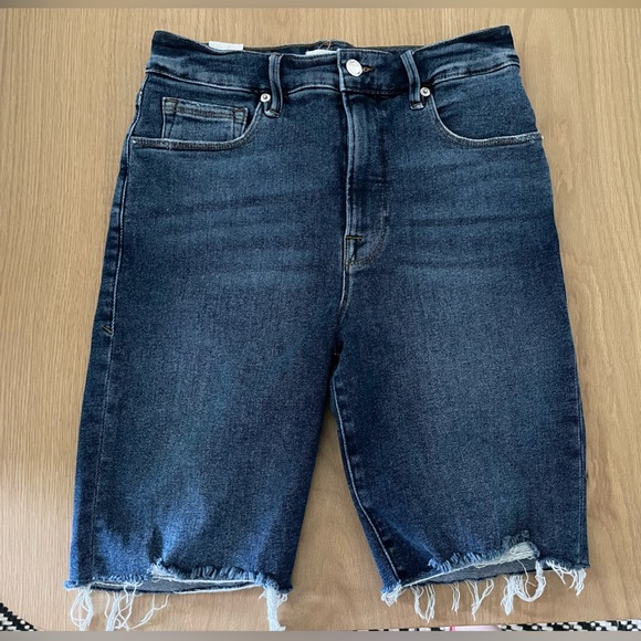 Good American|Bermuda Jean Shorts•••Size 6/28,High Rise & Distressed Detail - Picture 1 of 13